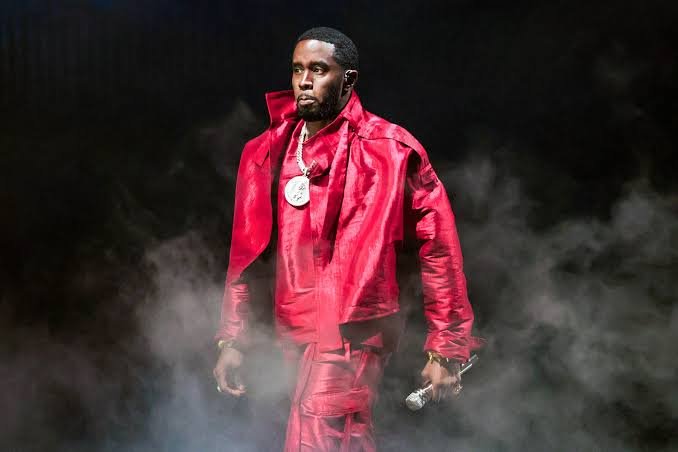 Breaking : According to sources, federal searches at Sean “Diddy” Combs’ properties in Miami and Los Angeles turned up guns.