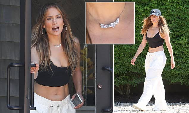 Jennifer Lopez Updates Jewelry Amid Ben Affleck Divorce Rumors