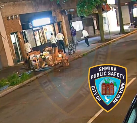 Breaking: A man has been accused of trying to kill someone and committing hate crimes by stabbing near a synagogue in Brooklyn.