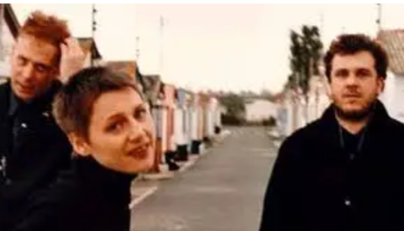 Cocteau Twins Accused of Secretly Replacing All Their Lyrics with Recipes