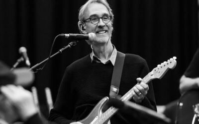 Heartbreaking: Mike Rutherford English Guitarist and bassist Just Died in a Car Crash…