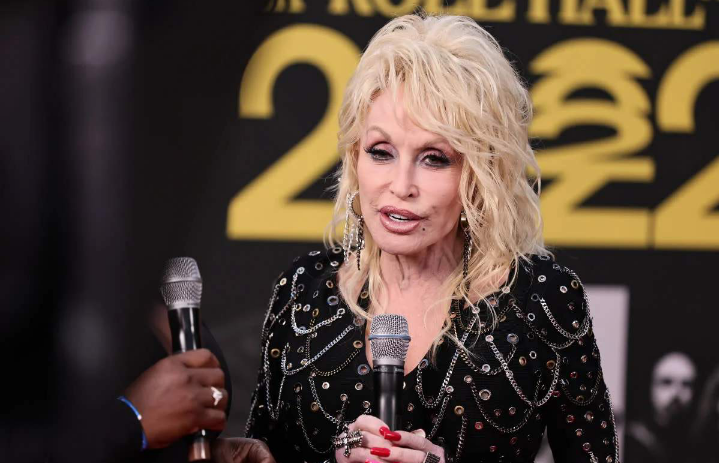 SAD NEWS: DOLLY PARTON SAD TO ANNOUNCE THAT DOLLYWOOD WILL NOT BE OPEN FOR ENTRY THIS CHRISTMAS AS THEY FACES……