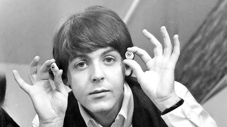 Heartbreaking: Paul McCartney Legendary English singer-songwriter and musician Just Passed Away at the Age of 82 in a Car Crash…..