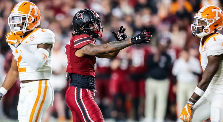 SAD NEWS: Tennessee Volunteers vs. South Carolina Gamecocks has just been suspended till further notice due to insuffi…see more..