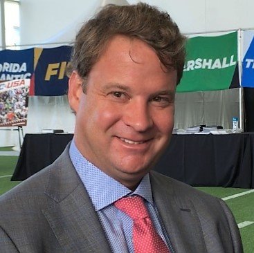Ole Miss Rebel headcoach Lane Kiffin has been recognised a very best coach receiving prestigious awards…..