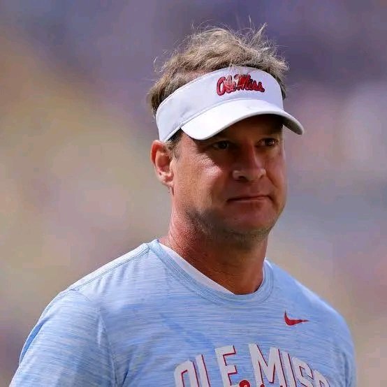 Lane Kiffin Donates Entire One-Year Contract Extension and $250,000 Bonus to Charity and Homelessness Support, Cementing Legacy as Both Leader and Humanitarian in Ole Miss Gridiron……………