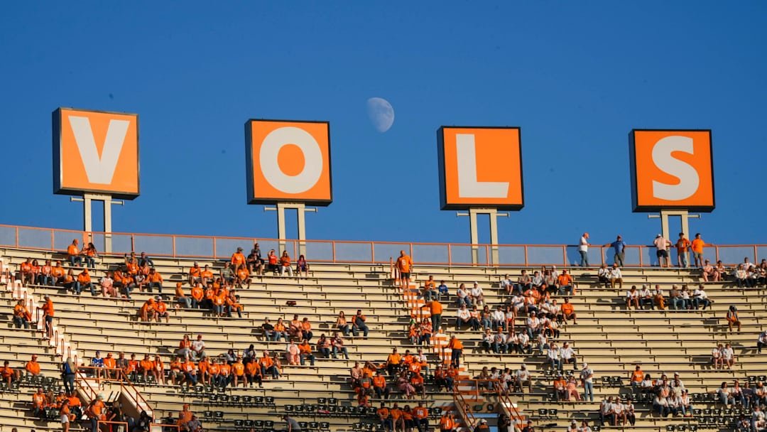 Tennessee Opens as Heavy Favorite Against Syracuse, But the Orange Could Be a Tougher Test Than the Odds Suggest