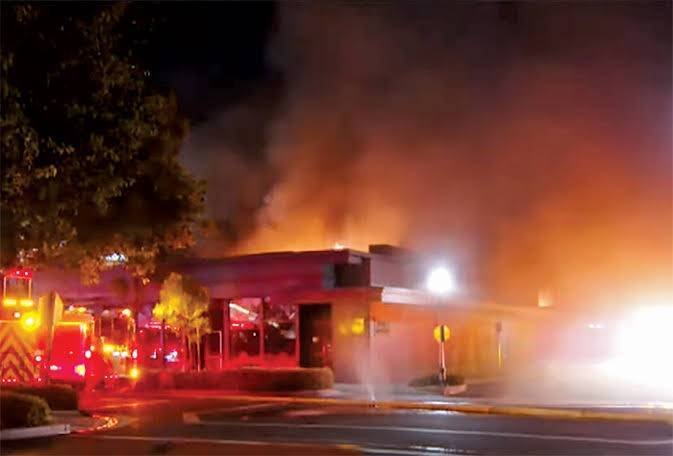 Heartbreaking: Devastating fire outbreak just burnt down the biggest restaurant in Ontario leading to loss of lives.. .