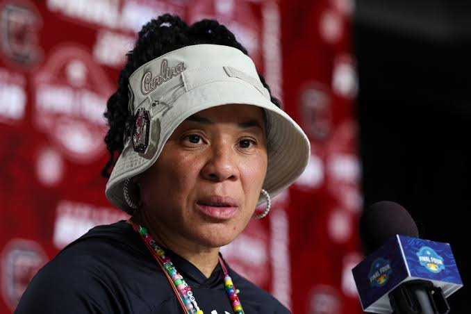 ESPN REPORT: Gamecocks HC Dawn Staley now with Uconn Huskies women also left a Shocking message for Te-Hina Paopao and the entire South Carolina Gamecocks that concerning… Read More